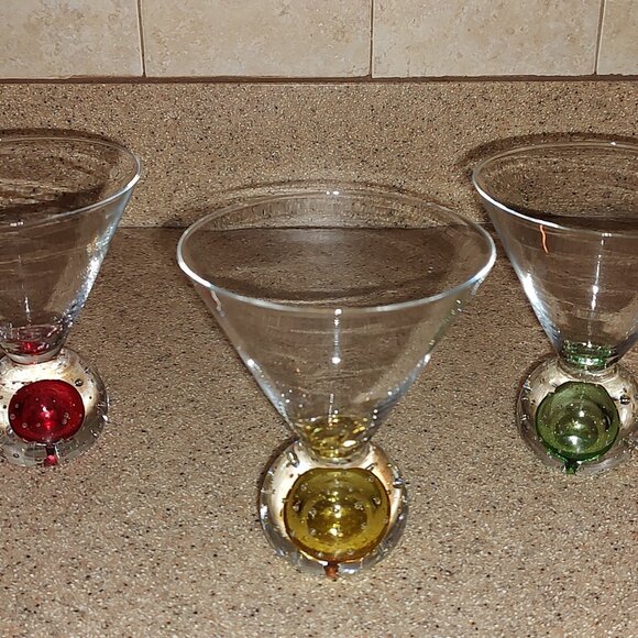 CIRCLEWARE BULLICANTE MARTINI FROZEN MARGARITA GLASSES BULB BOTTOM HOLDS 6 OZ - Picture 1 of 4